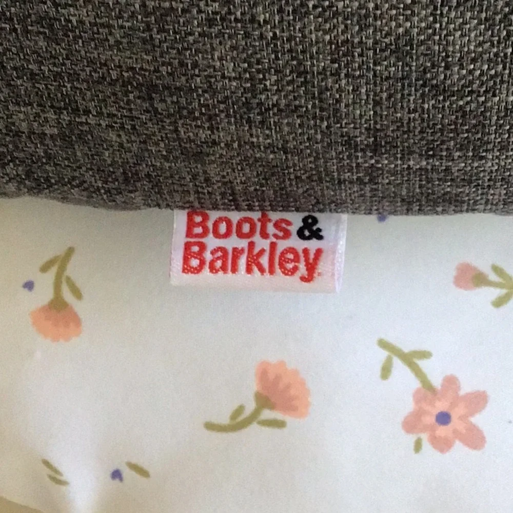 ‘Boots & Barkley’ Gray Pet Cave Bed